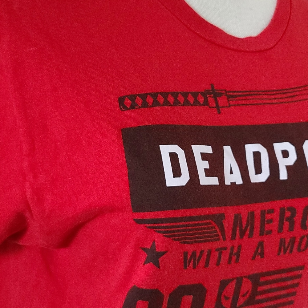 Marvel Deadpool Tee Size Medium - image 2